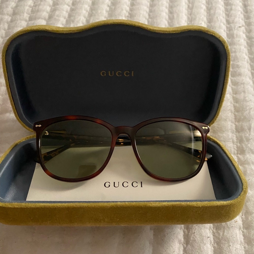 Men’s Gucci sunglasses